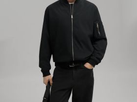 Куртка-бомбер на молнии