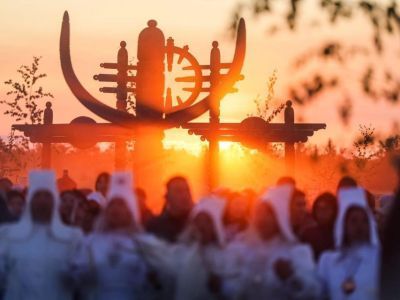 Фото: на Ысыахе Туймаады встретили восход солнца