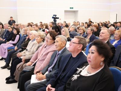 В Якутске состоялось торжественное собрание профсоюзного актива республики