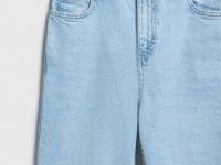 Прилегающие джинсы Mom, Голубой