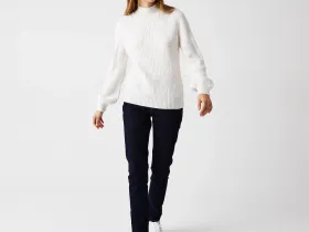 Женский свитер Lacoste стандартного кроя