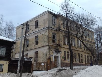 Здание школы, где учились семь Героев Советского Союза