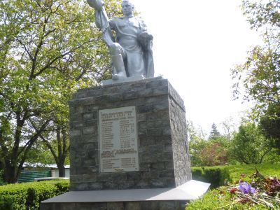 Братская могила 19 воинов Советской Армии, погибших в 1943 году при освобождении г. Невинномысска от немецко-фашистских захватчиков