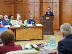 Глава Якутии вручил государственные награды