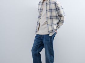 Светло-бежевая свободная футболка Глория Джинс