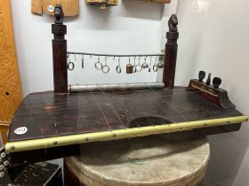 В Якутске презентовали каталог мастеров по изготовлению струнных инструментов