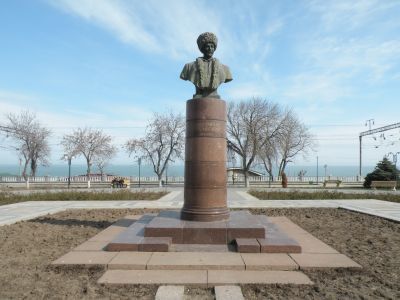 Могила Стальского Сулеймана (1869 - 1937)