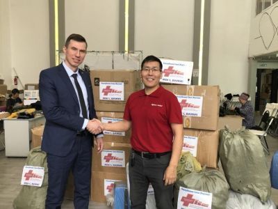 Коллектив Республиканской больницы №2 передал посылки для военнослужащих из Якутии