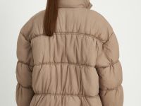 Стеганая куртка с воротником-стойкой