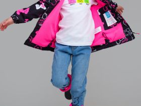 Куртка текстильная с полиуретановым покрытием для девочек (ветровка)