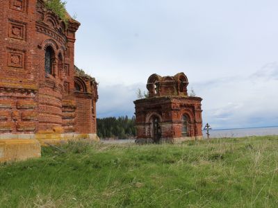 Склеп купцов Кирьяновых