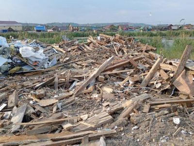 Незаконную отсыпку участка строительным мусором выявили в Якутске