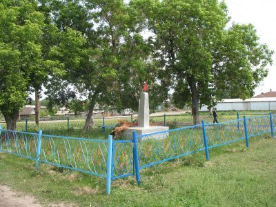 Могила погибшего в бою партизана Мамонова