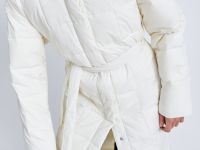 Стеганое утепленное пальто с капюшоном