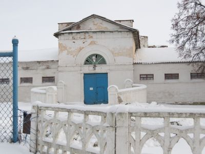 Здание конюшни-1