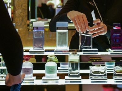 ЕС запретил поставлять в Россию духи, бытовую технику и дорогие машины