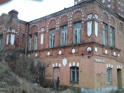 Дом, в котором жила в 1913–1917 гг. семья известных дальневосточных педагогов и общественных деятелей М.В. и М.Я.Сибирцевых, чьи сыновья Всеволод и Игорь погибли в борьбе за власть Советов