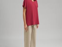 Свободная блузка с v-вырезом