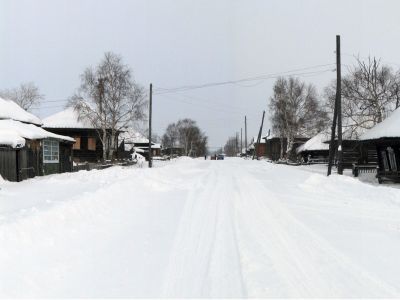В этих домах жили политические ссыльные: Я.М.Свердлов, В.М.Косарев, И.Я.Жилин, В.Д.Вегман, М.М.Васильев, Ф.И.Голощекин, А.Ф.Иванов и другие