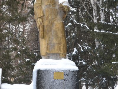 Монумент воину-освободителю, посвященный землякам, погибшим в годы Великой Отечественной войны 1941-1945 гг.