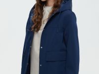 Ветровка с капюшоном свободного силуэта