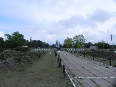 Братская могила советских моряков, погибших в боях с фашистскими захватчиками