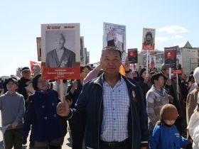 Фото. В Якутске акция «Бессмертный полк» собрала более 50 тысяч человек