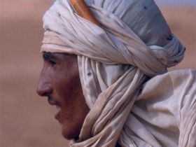 Нож складной Opinel №12 VRN Carbon Tradition, сталь AFNOR XC90 Carbon Steel, рукоять бук, 113120