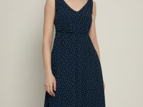 Сарафан миди приталенного силуэта с принтом в горошек