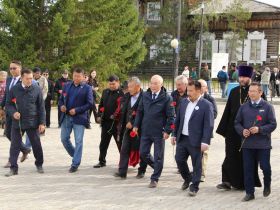 Вилюйск преображается: в День города на набережной «Поющие пески» зазвучала новая музыка