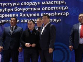 Ряд сенсаций преподнес турнир Иннокентия Халдеева по хапсагаю