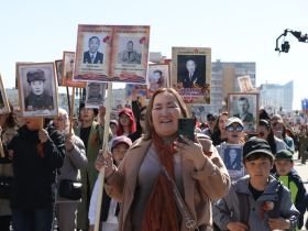 Фото. В Якутске акция «Бессмертный полк» собрала более 50 тысяч человек