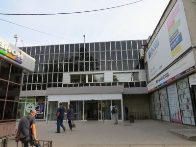 Здание Торгового центра Новосибирского Академгородка