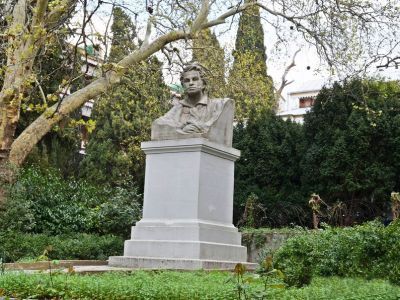 Памятник А.С.Пушкину (скульпторы О.Д.Минькова, К.Г.Кошкин)