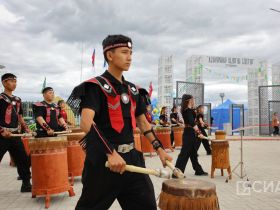 В селе Ытык-Кюель торжественно открыли стадион «Дьулуруйар Ньургун Боотур»
