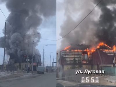 В Якутске загорелся двухэтажный частный магазин