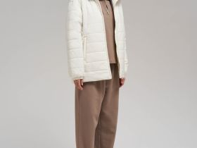 Стеганая куртка с искусственным утеплителем