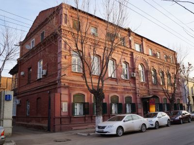 Дом Полякова Ф.И. Здесь в 1914 1919 гг. жил поэт Хлебников В.В.