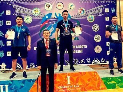 В Якутии состоялся лично-командный чемпионат республики по мас-рестлингу