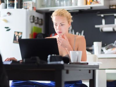 Новые возможности и экономия. Названы преимущества удаленной работы