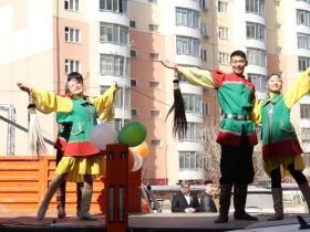 «Адреса Победы». В Якутии поздравляют ветеранов системы образования и науки