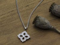 Классическая подвеска из белого золота с бриллиантами э4701пд05174100