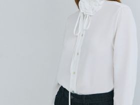 Блузка с декоративным цветком, Белый