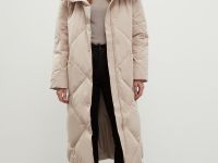 Стеганое пуховое пальто с капюшоном