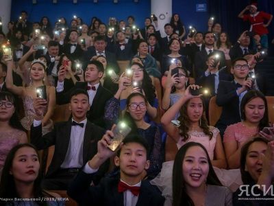 Будущее республики и страны. Школьники собрались на ежегодной Елке главы Якутии