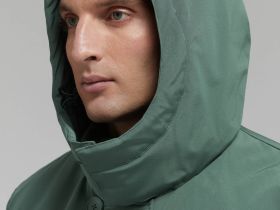 Утепленная куртка с капюшоном