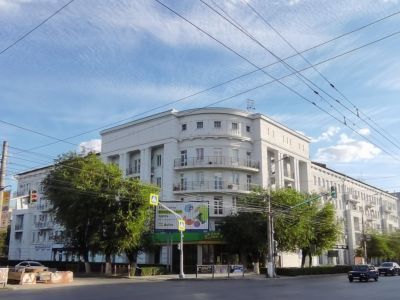 Дом грузчиков (Жилой дом, ресторан "Грузия", Управление речного порта)