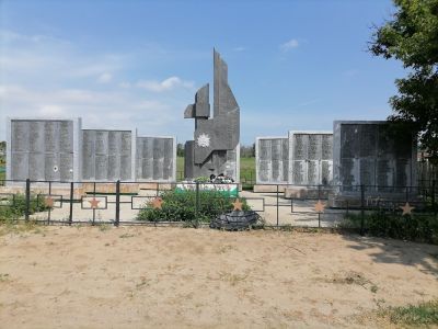 Братская могила советских воинов, погибших в период Сталинградской битвы