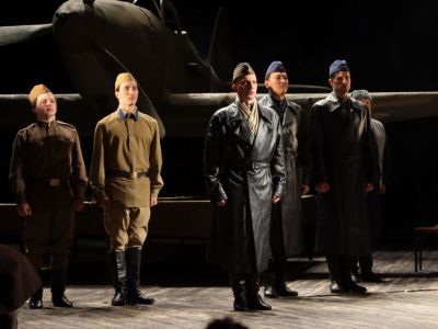 В Русском драмтеатре началась неделя патриотических спектаклей