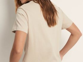 Футболка приталенного силуэта с принтом